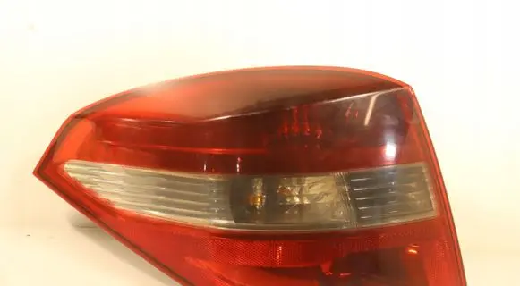 Renault Laguna III Rear/tail lights E206070