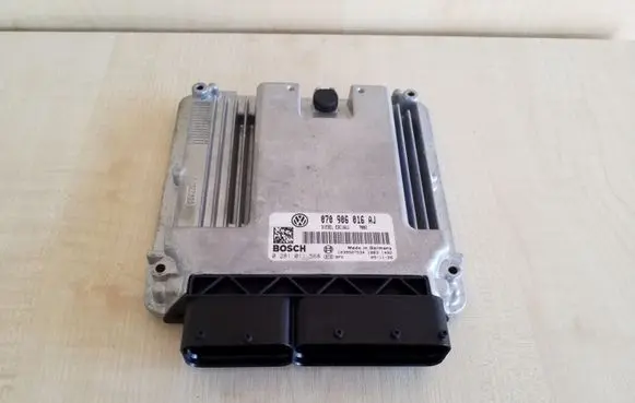 Volkswagen Transporter - Caravelle T5 Engine control unit/module 070906016AJ 0281011568