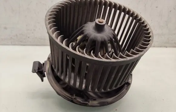 Nissan Micra Heater fan/blower F667217D