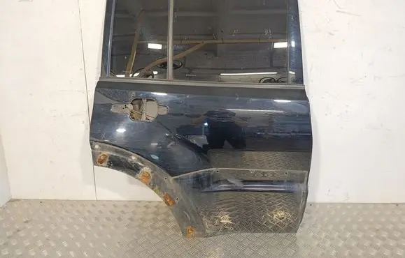 Mitsubishi Pajero Rear door