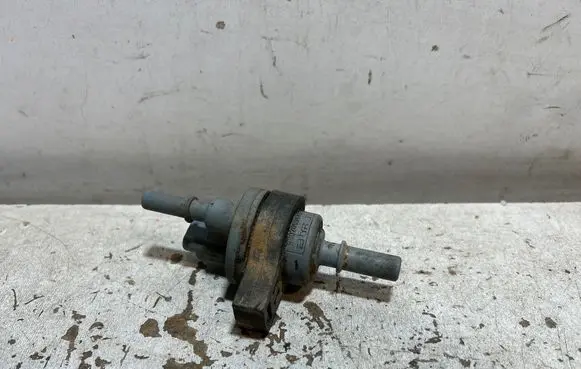 Opel Crossland X Turbo solenoid valve 9802009480