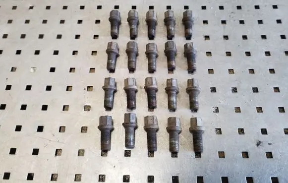 Volkswagen Caddy Nuts/bolts 