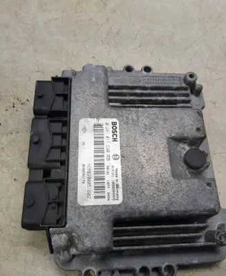 Renault Trafic II (X83) Engine control unit/module 1039S04805 0281011530 8200391179