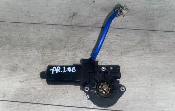 KIA Sorento Front door window regulator motor 1229