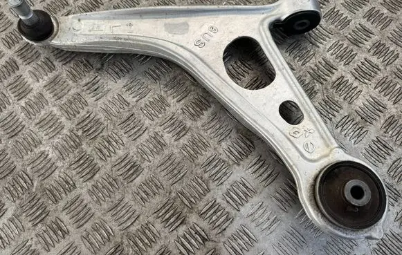 Nissan Qashqai J12 Front control arm