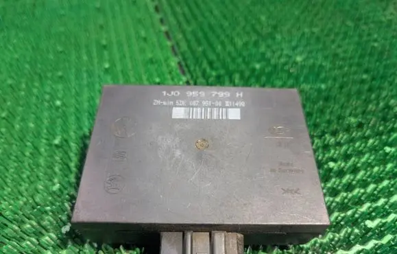 Volkswagen Golf IV Comfort/convenience module 1J0959799H 5DK00795100