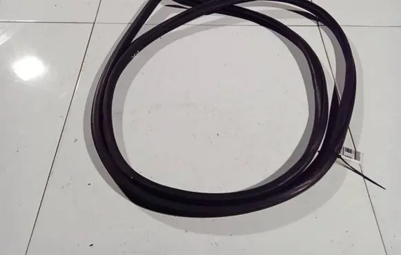 Subaru Forester SH Rubber seal front coupe door 