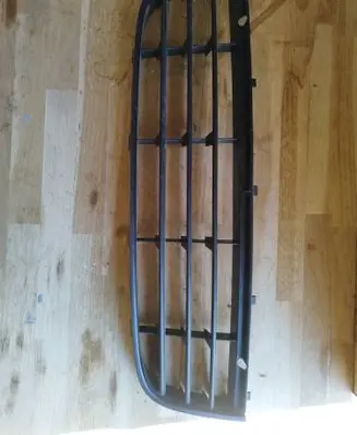 Volkswagen Jetta V Front bumper lower grill 1K0853677C