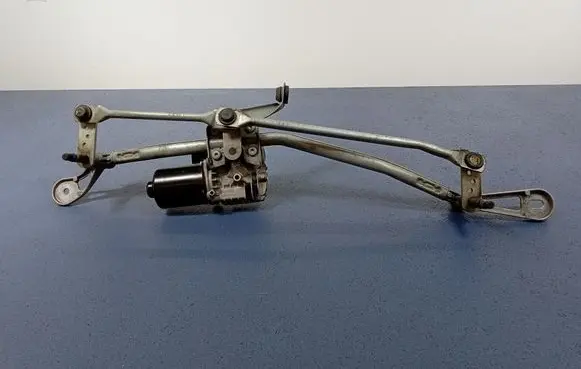 Front wiper linkage and motor