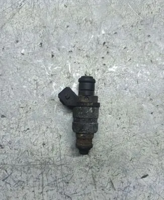 Audi A6 S6 C5 4B Fuel injector