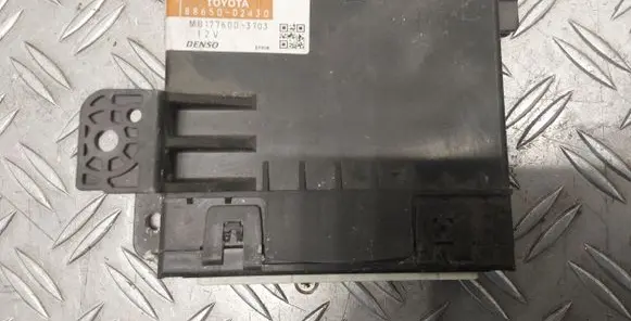 Toyota Auris 150 Climate control unit 8865002430
