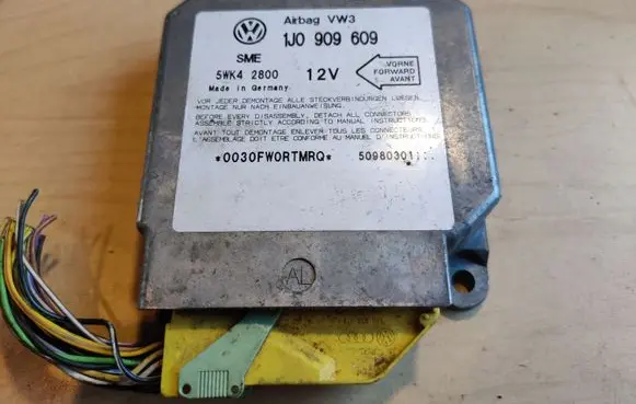 Volkswagen Golf IV Airbag control unit/module 1J0909609