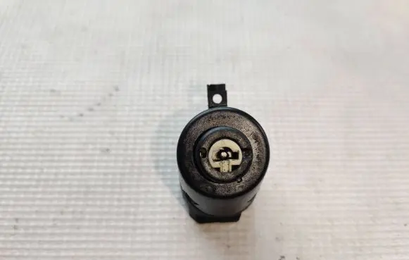 Volkswagen Transporter - Caravelle T4 Ignition lock contact 6n0905865