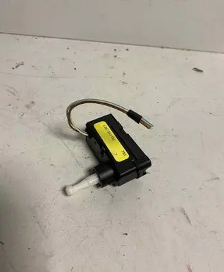 Volvo S40 Headlight level adjustment motor 0307853312