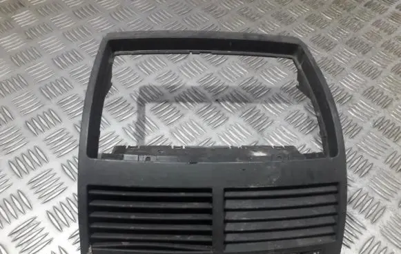 Volkswagen Touareg I Dash center air vent grill 7l6819727