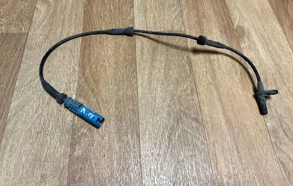 BMW 5 E60 E61 ABS brake wheel speed sensor 6908705