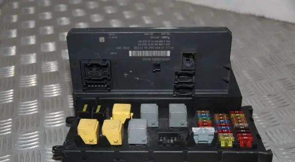 Mercedes-Benz Sprinter W906 Comfort/convenience module A9065453401 9065453401 A9065454201