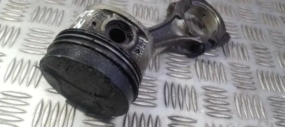 Nissan Sunny Piston with connecting rod