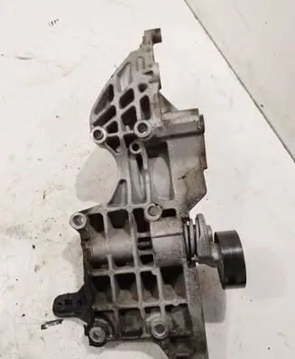 Volkswagen Golf VI Engine mounting bracket 03l903143