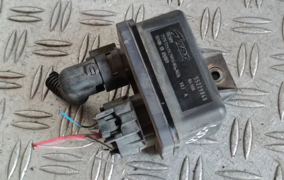 Fiat 500L Glow plug pre-heat relay 55229840