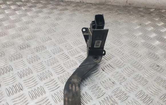 Ford Focus Accelerator throttle pedal 98AB9F836A
