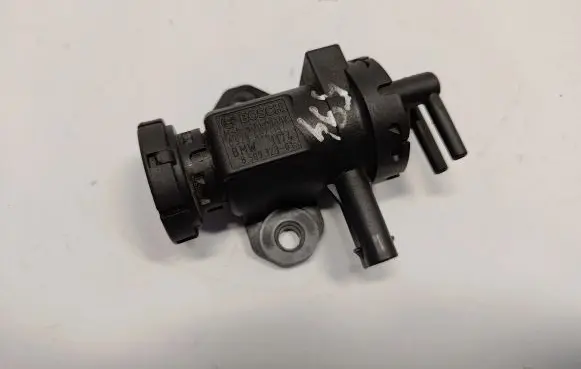 BMW 3 E90 E91 Valve vacuum 8509323 11658509323 11657811814