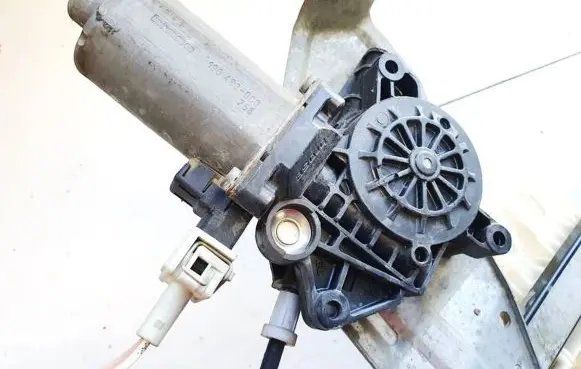 Renault Espace III Front door window regulator motor 190483000 0130821630