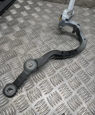 BMW XM Tailgate/trunk/boot hinge 9451753