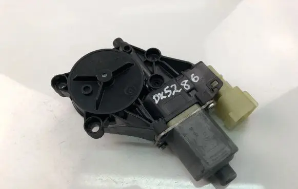 Ford Fiesta Front door window regulator motor 0130822618