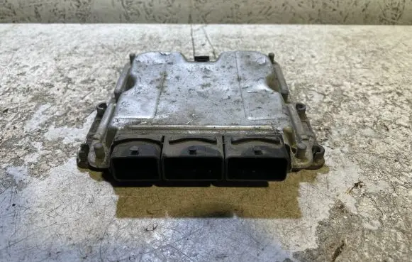 Renault Laguna II Engine control unit/module 8200211711 8200085386 0281010637