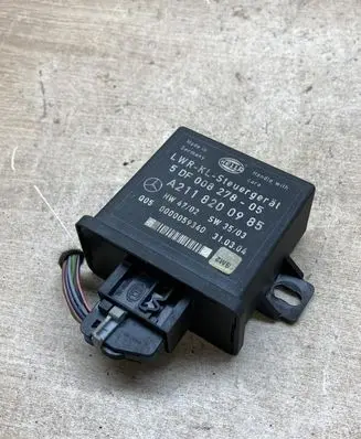Mercedes-Benz E W211 Light module LCM A2118200985