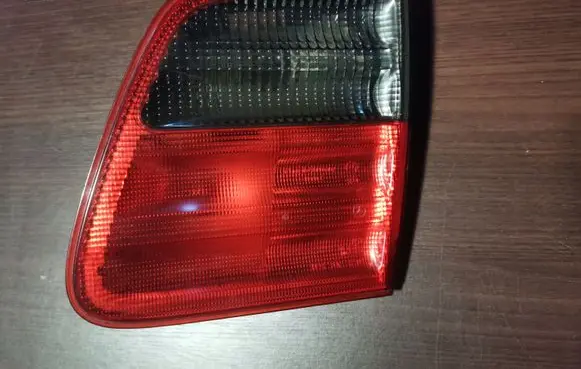 Tailgate rear/tail lights