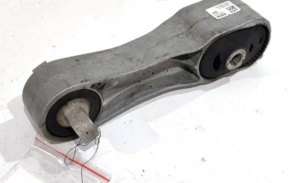 BMW X2 F39 Engine mounting bracket 6885788