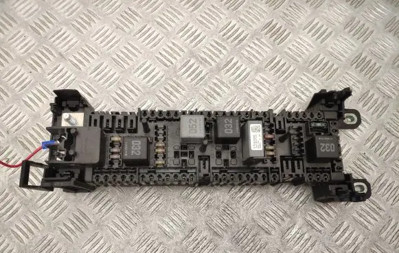 Mercedes-Benz Vito Viano W447 Fuse module A4475460046