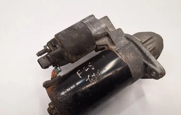 BMW X3 F25 Starter motor 7638194 12417638194 0001138058