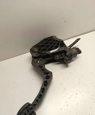 Volkswagen Golf V Clutch pedal 1K1721059BB