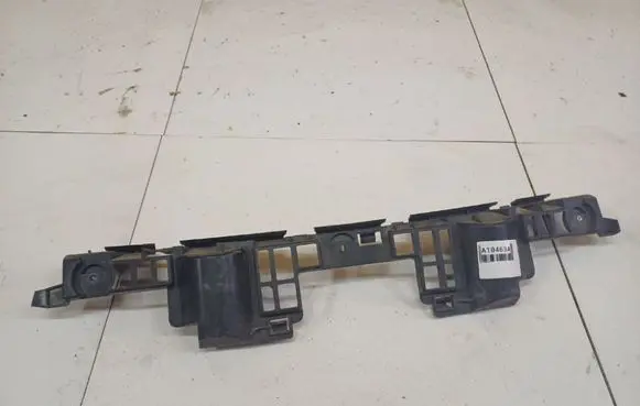 Front bumper mounting bracket