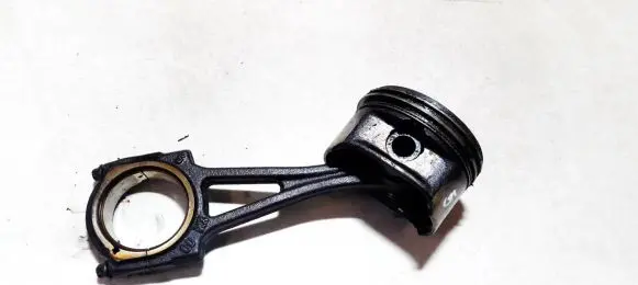 Opel Corsa C Piston with connecting rod