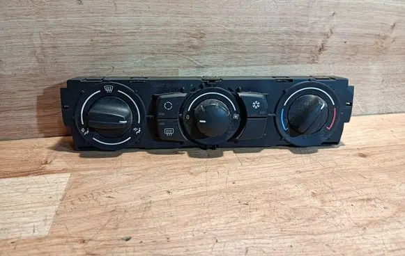 BMW 1 E81 E87 Climate control unit 9162986 070087190 A2C53289384
