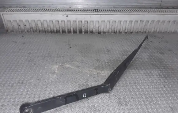 Toyota Avensis T250 Windshield/front glass wiper blade 