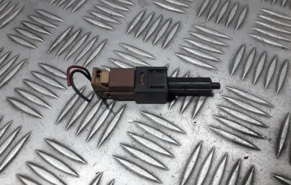 Nissan Primera Brake pedal sensor switch