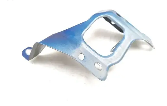 Tesla Model 3 Fender mounting bracket 1086017-00-D 108601700D