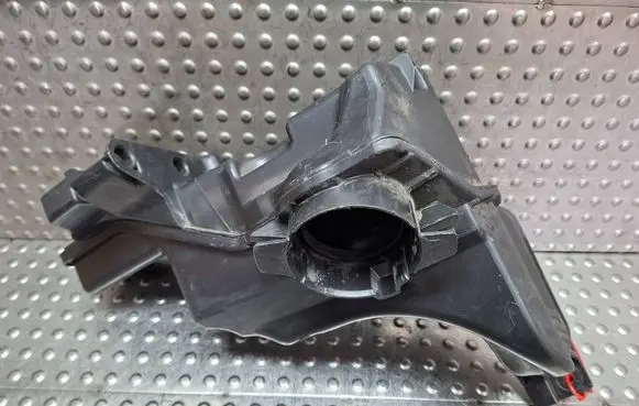 Citroen DS7 Crossback Intake resonator S26309656 9810920880