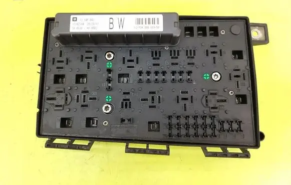 Opel Astra H Fuse box set 13145043