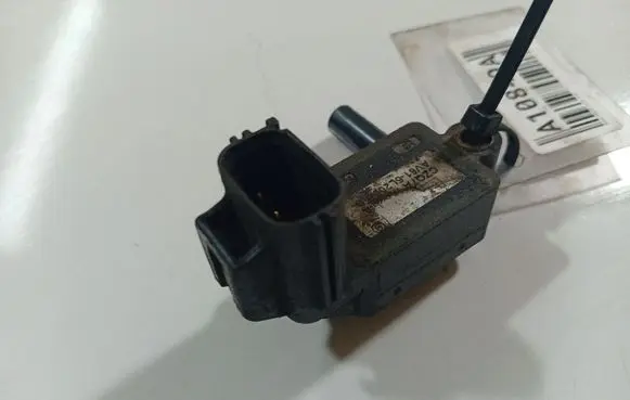 Ford Focus Exhaust gas pressure sensor CZQ7A14C240A