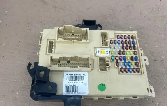 Hyundai i30 Fuse module 91950A6061 ASSMSMAR7 GD061AB20392201A