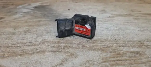 Volvo V70 Air pressure sensor 0261230106
