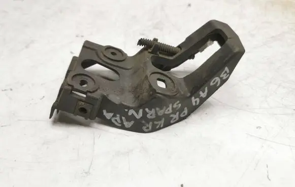 Front bumper mounting bracket