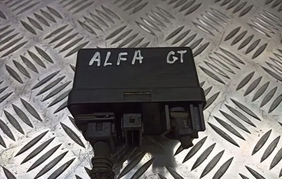 Alfa Romeo GT Window wiper relay 55193073
