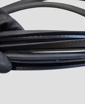 Opel Insignia A Front door rubber seal 13228126